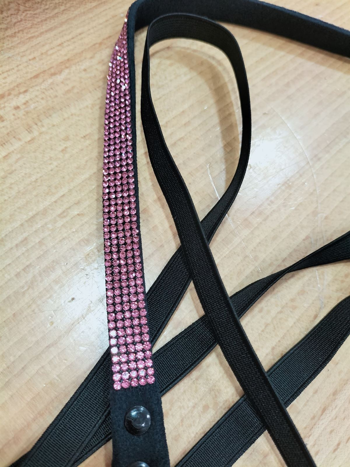 Adorno silla CASTECUS cinta decorativa trasera cristales rosas - Imagen 3