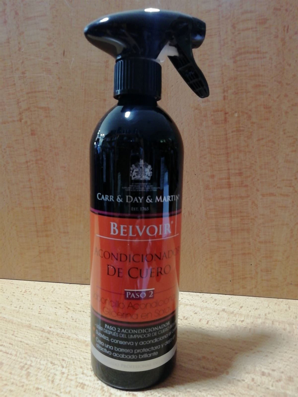 Belvoir Tack Conditioner CARR  & DAY & MARTIN, spray, PASO 2, acondicionador de cuero - Imagen 2