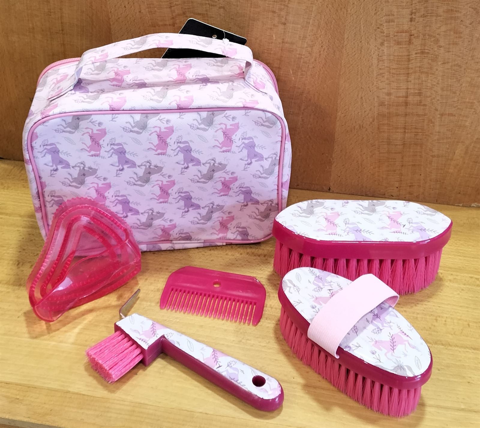 Bolsa útiles de limpieza HKM Sports Equipment estampado caballos rosa - Imagen 1