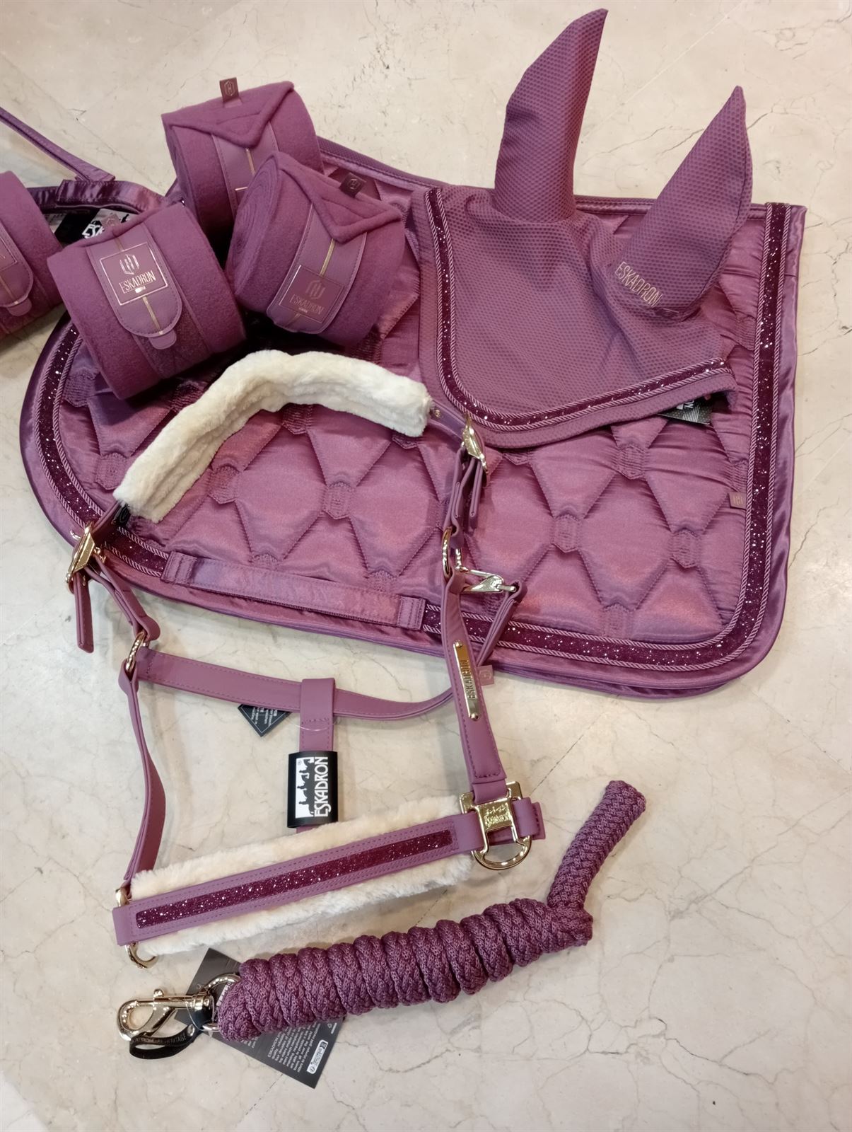 Cabezada cuadra ESKADRON color ciruela con borreguillo extraíble y brillo en muserola TALLA COB - Imagen 3