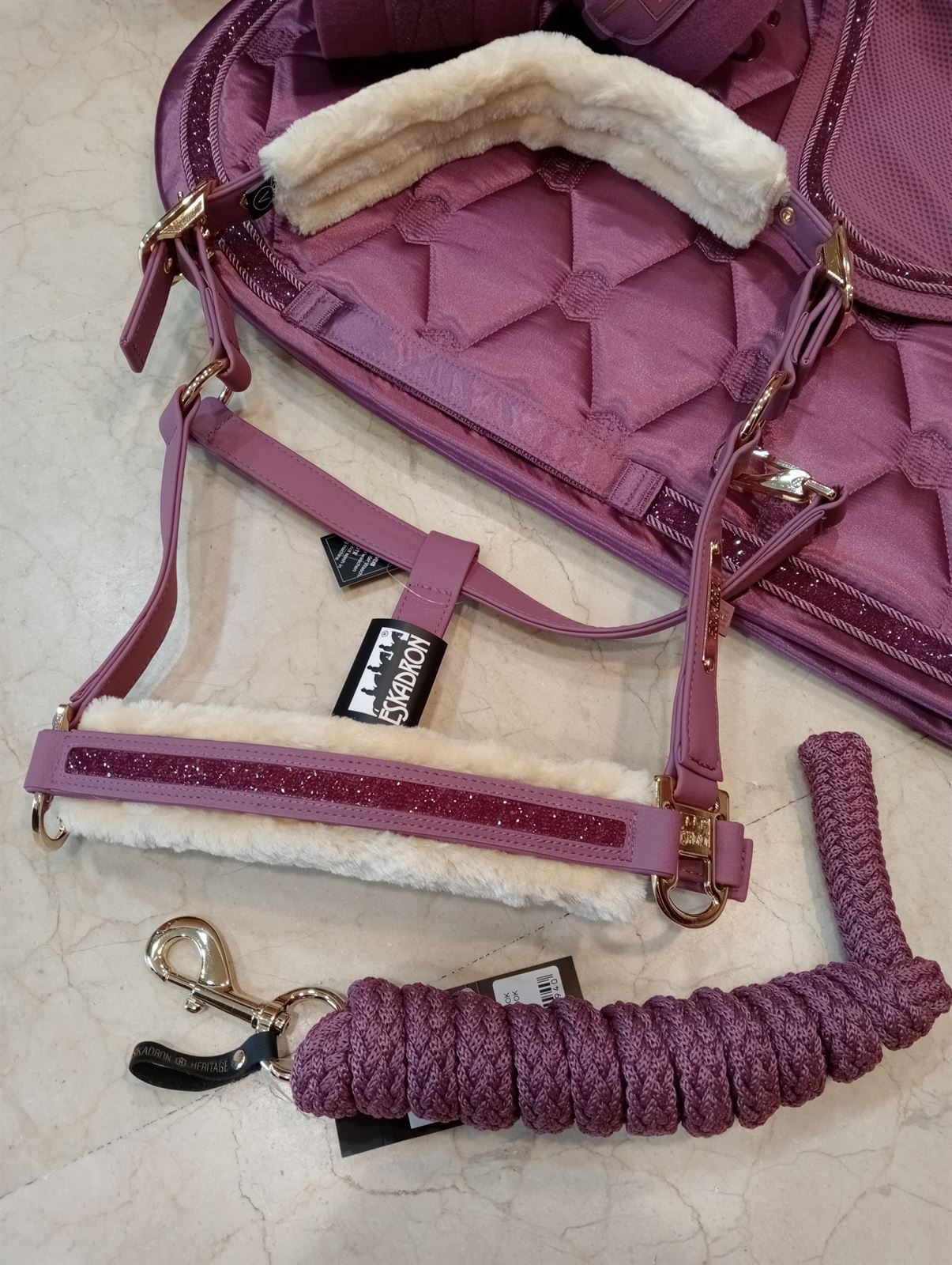 Cabezada cuadra ESKADRON color ciruela con borreguillo extraíble y brillo en muserola TALLA COB - Imagen 4