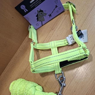 Cabezada cuadra y ramal Hobby Horsing HKM Sports Equipment amarillo neón reflectante - Imagen 1