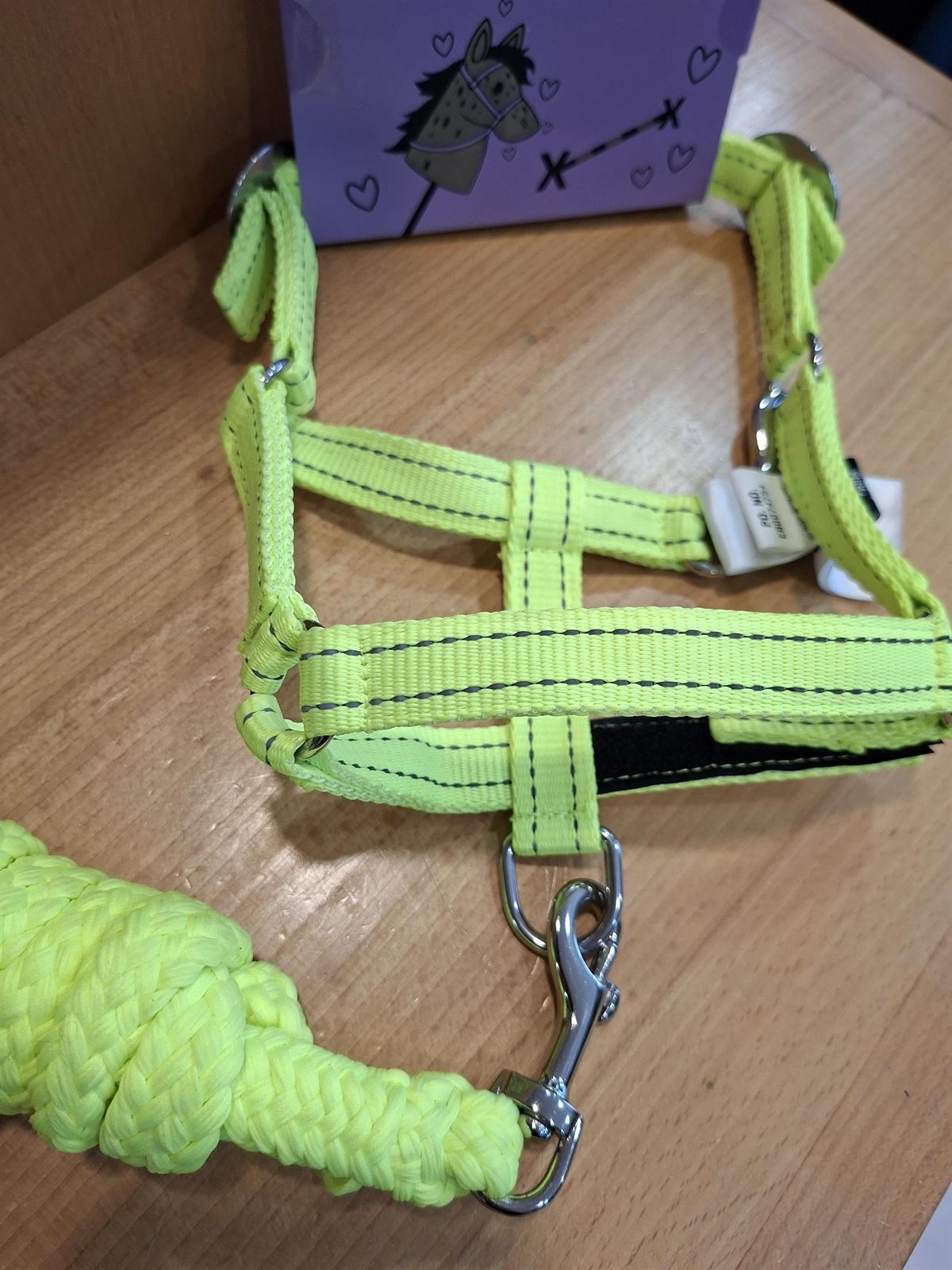 Cabezada cuadra y ramal Hobby Horsing HKM Sports Equipment amarillo neón reflectante - Imagen 3