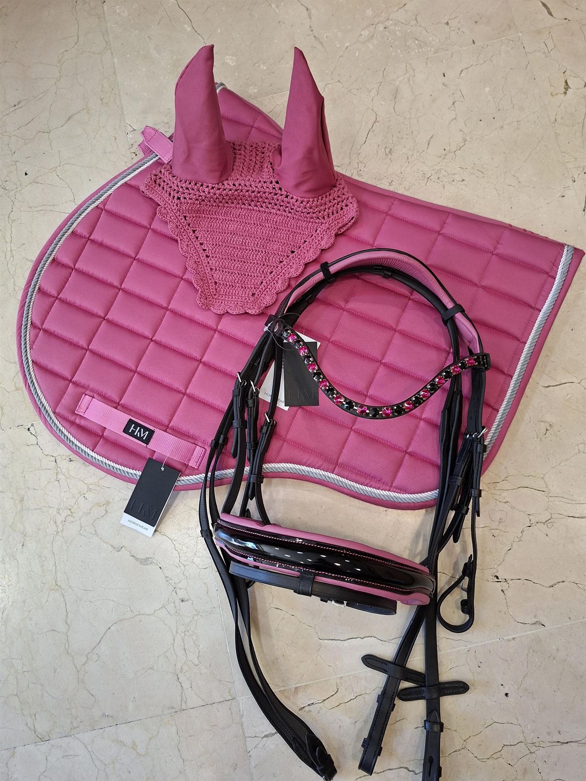 Cabezada de montar de cuero HKM Sports Equipment Manchester frontalera cristales rosa/negro, riendas antideslizantes, talla COB - Imagen 2