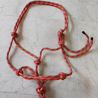 Cabezada nudos color rojo/amarillo, talla única - Imagen 2