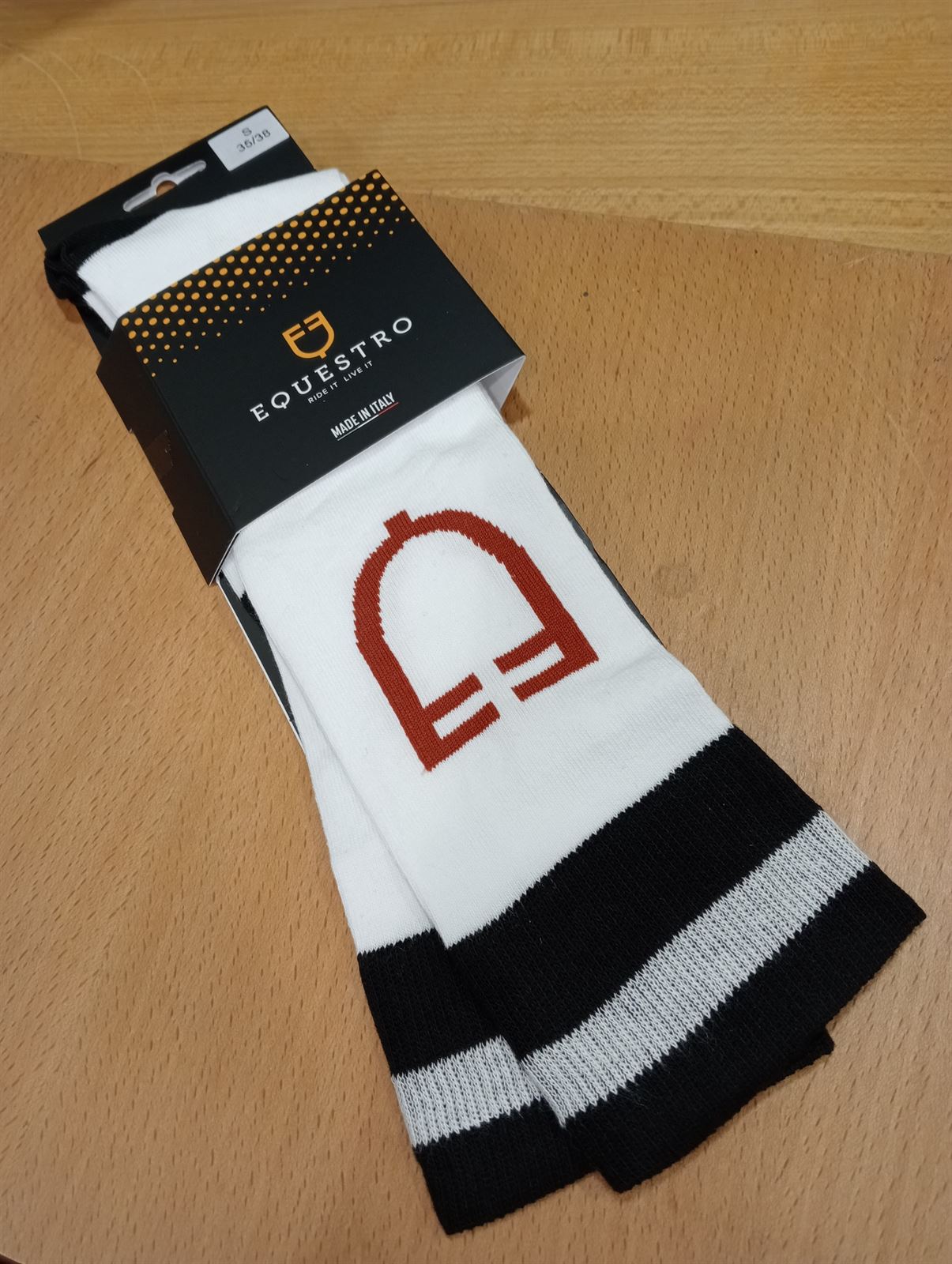 Calcetines EQUESTRO Unisex College técnico con logo color blanco/rojo/negro TALLA 35-38 - Imagen 1