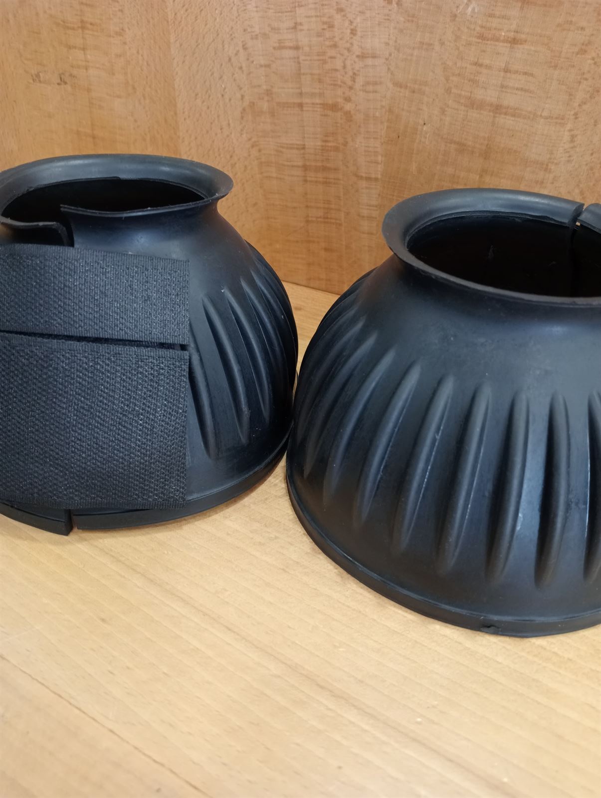 Campana caucho con velcro color negro (par) - Imagen 1