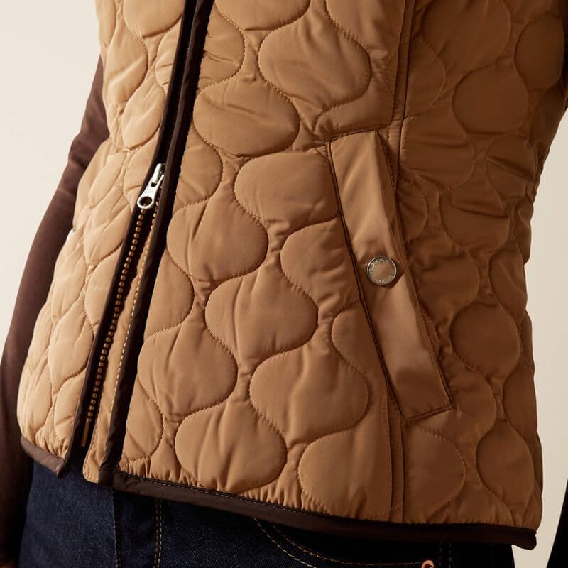 Chaleco ARIAT mujer Ashley termoaislante color camel - Imagen 4