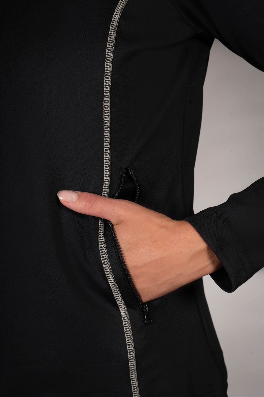 Chaqueta mujer LAURIA GARRELLI fina color negro - Imagen 9