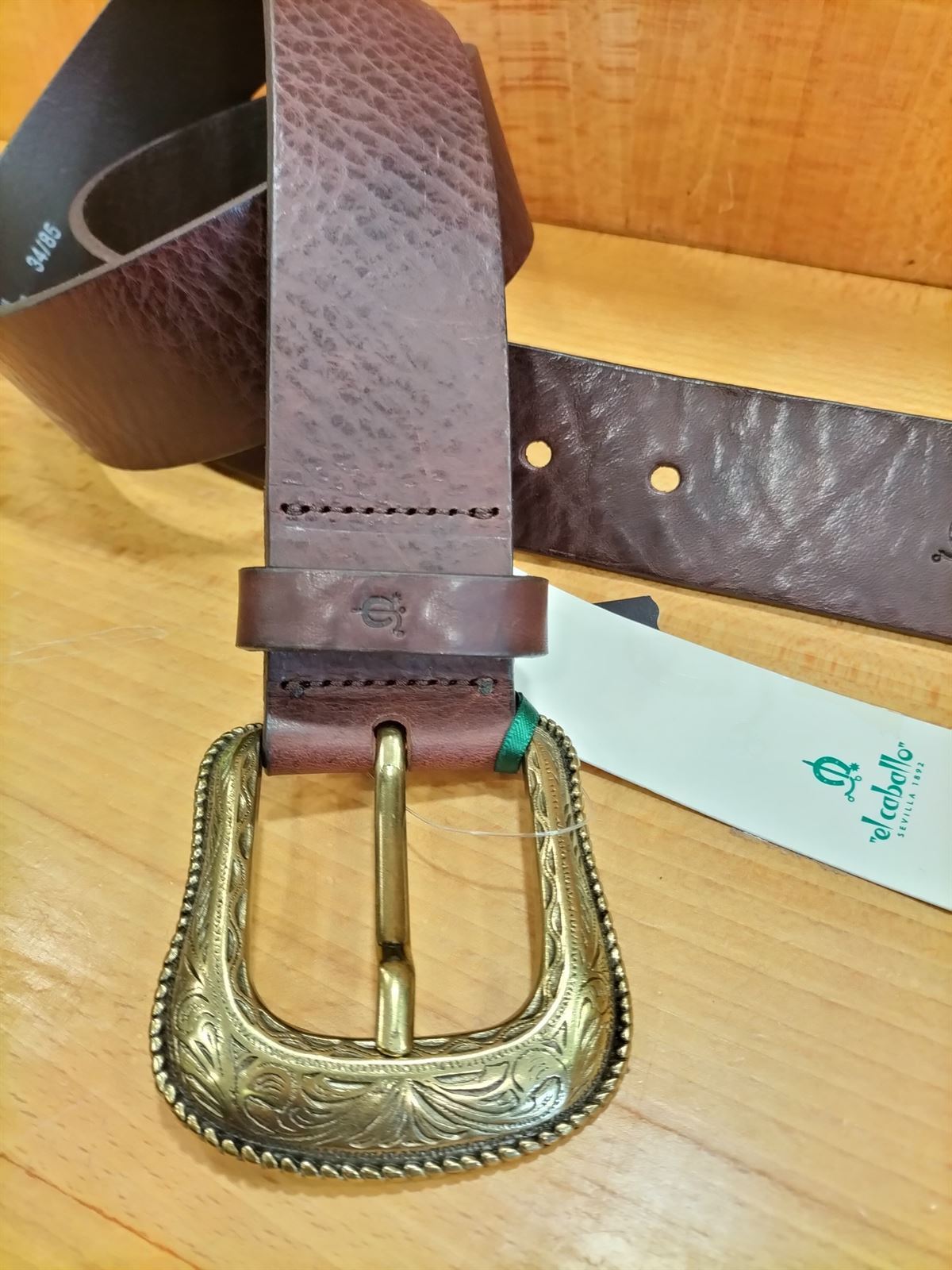 Cinturón cuero mujer "EL CABALLO" color marrón hebilla repujada dorada - Imagen 1
