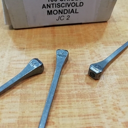 Clavo con vídea MONDIAL  JC 2 (caja de 100 unidades) - Imagen 2