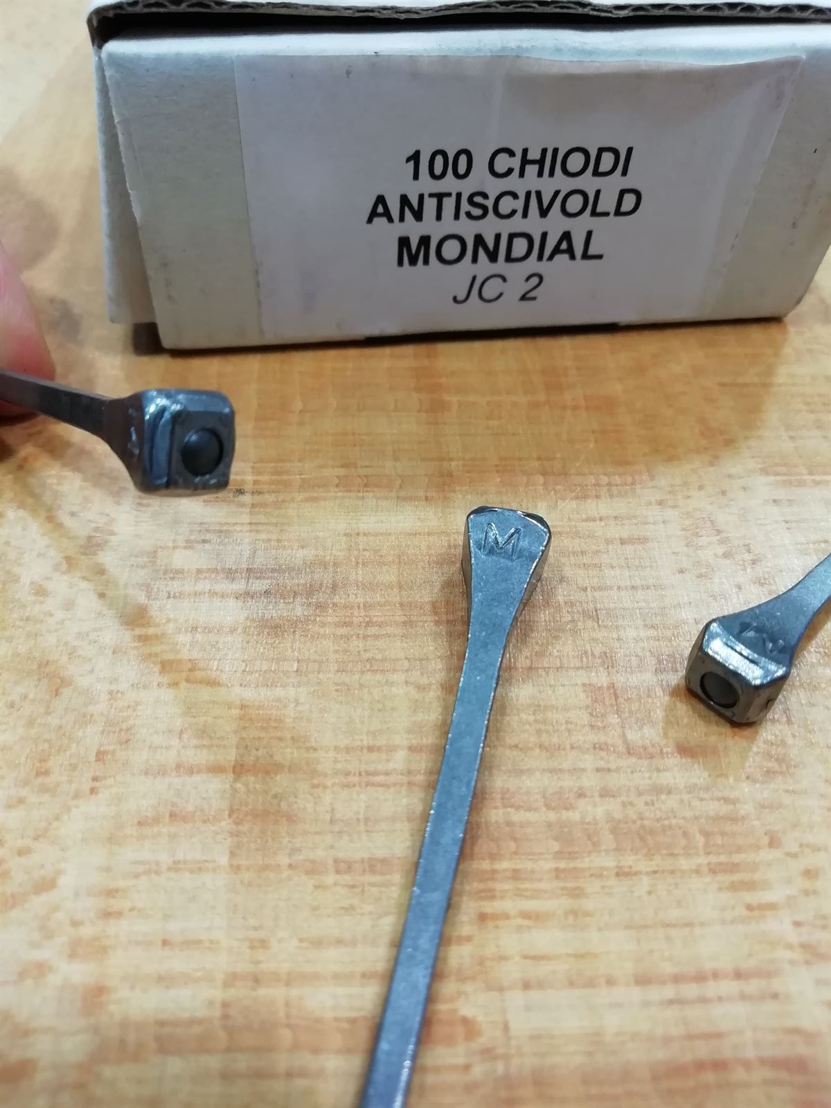 Clavo con vídea MONDIAL  JC 2 (caja de 100 unidades) - Imagen 3