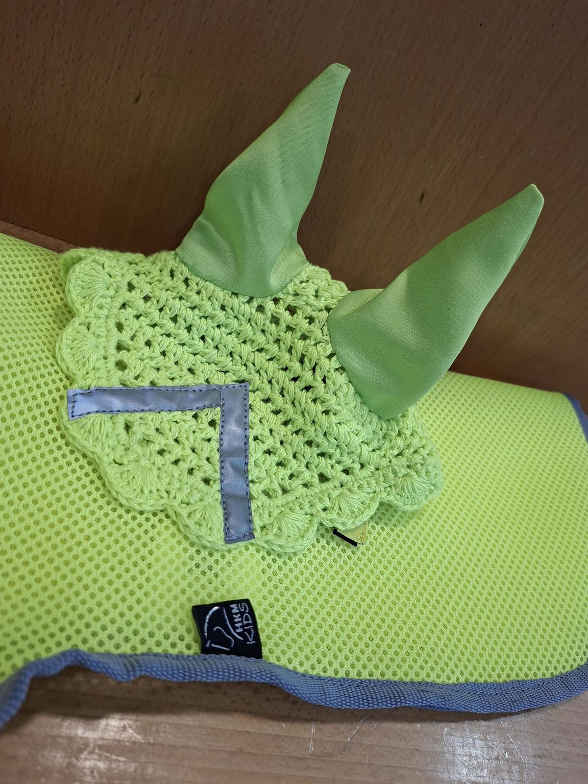 Conjunto de Mantilla y orejeras Hobby Horsing HKM Sports Equipment amarillo neón reflectante - Imagen 3