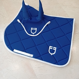 Conjunto EQUESTRO mantilla Uso General/Salto y orejeras COB color azul royal/blanco - Imagen 1