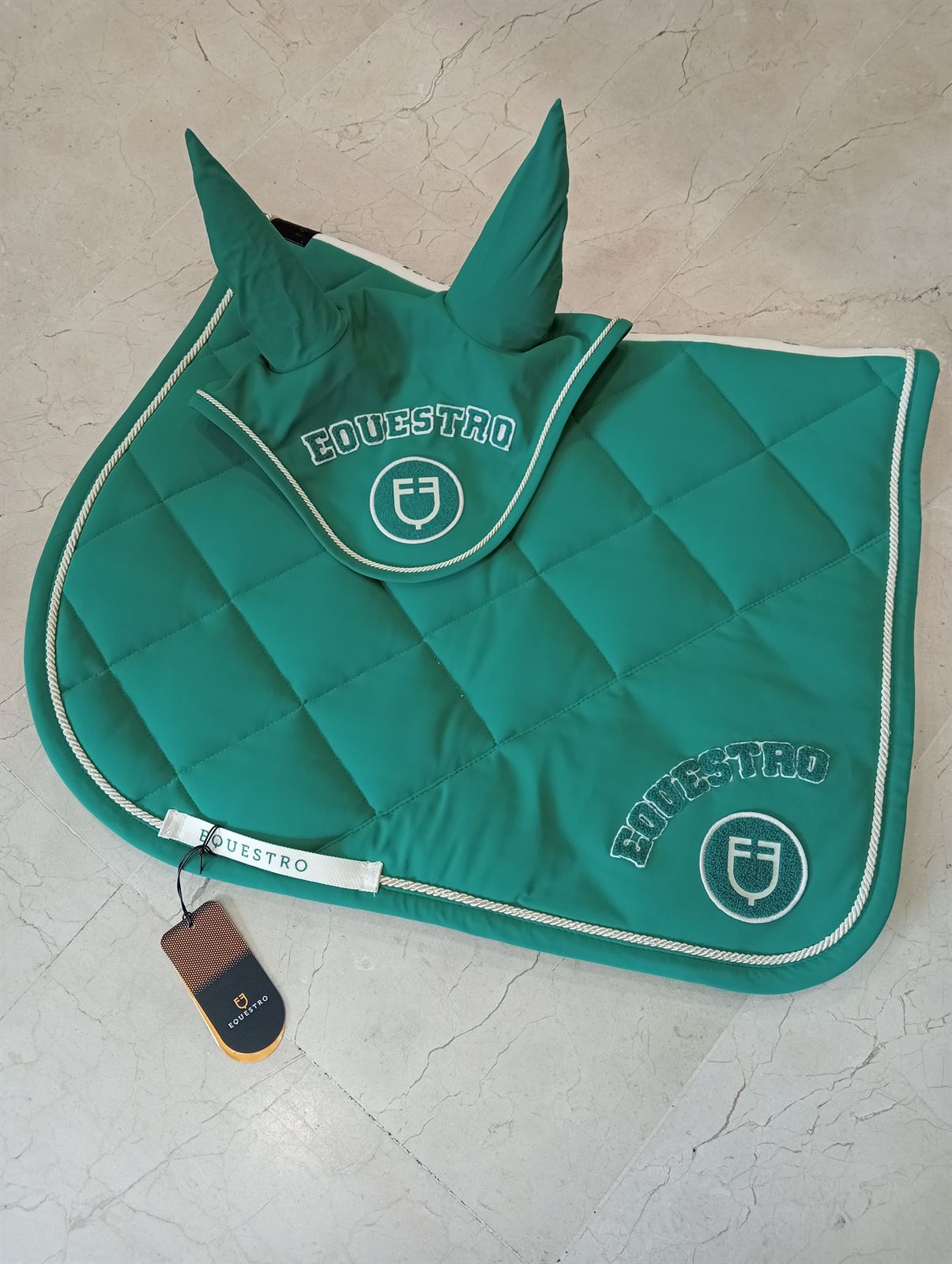 Conjunto EQUESTRO mantilla Uso General/salto y orejeras FULL color verde - Imagen 11