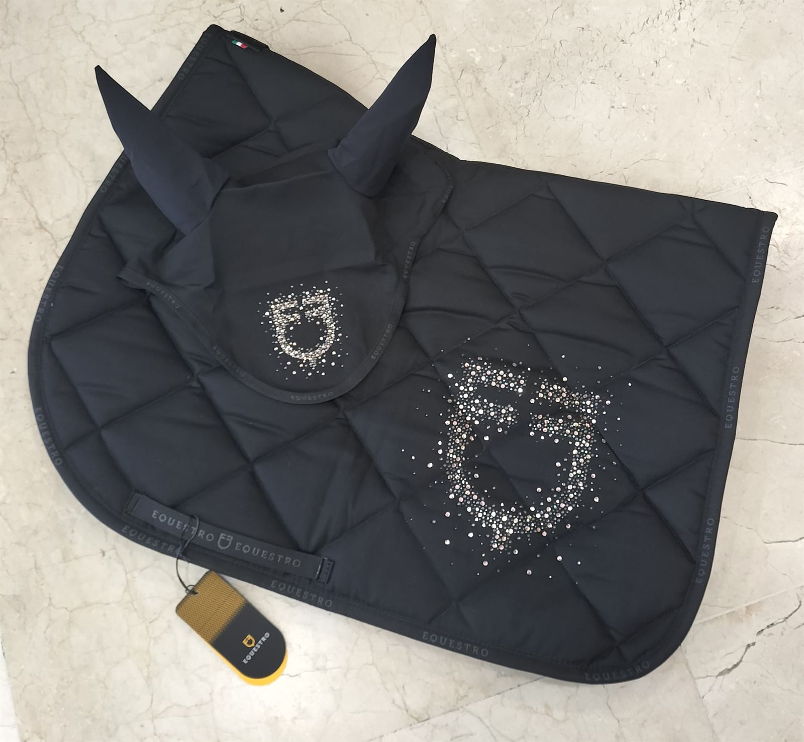Conjunto EQUESTRO mantilla Uso General  y orejeras FULL, color negro cristales rosegold - Imagen 1