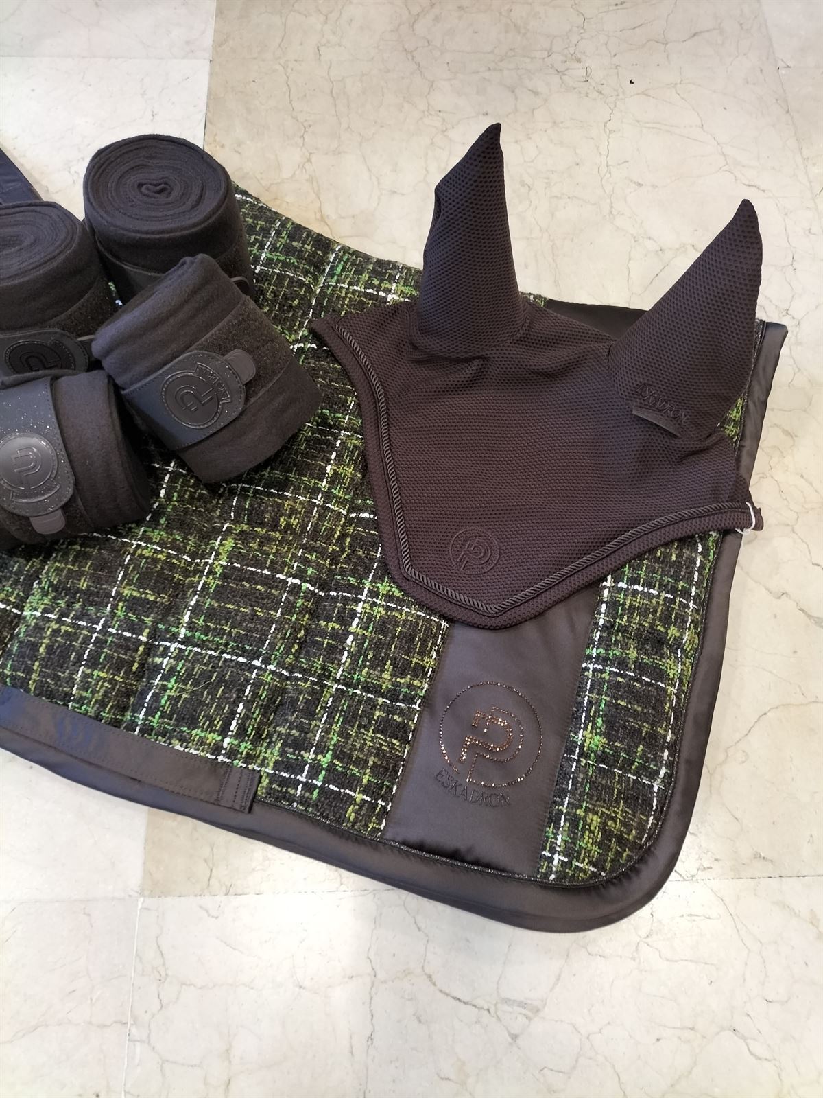 Conjunto ESKADRON mantilla Uso General/salto y orejeras FULL cuadros marrón - Imagen 6
