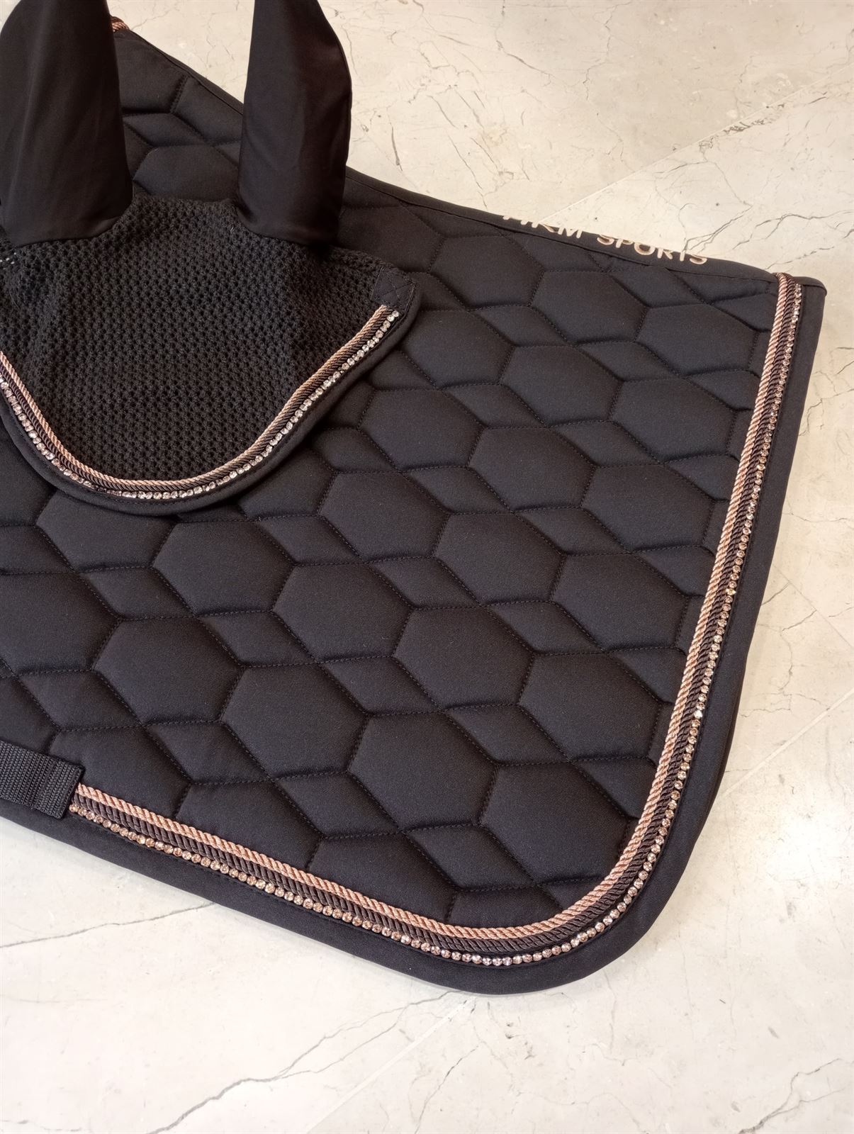 Conjunto HKM Sports Equipment Style Mantilla y Orejeras Rosegold Glamour, color marrón chocolate/rosegold - Imagen 2