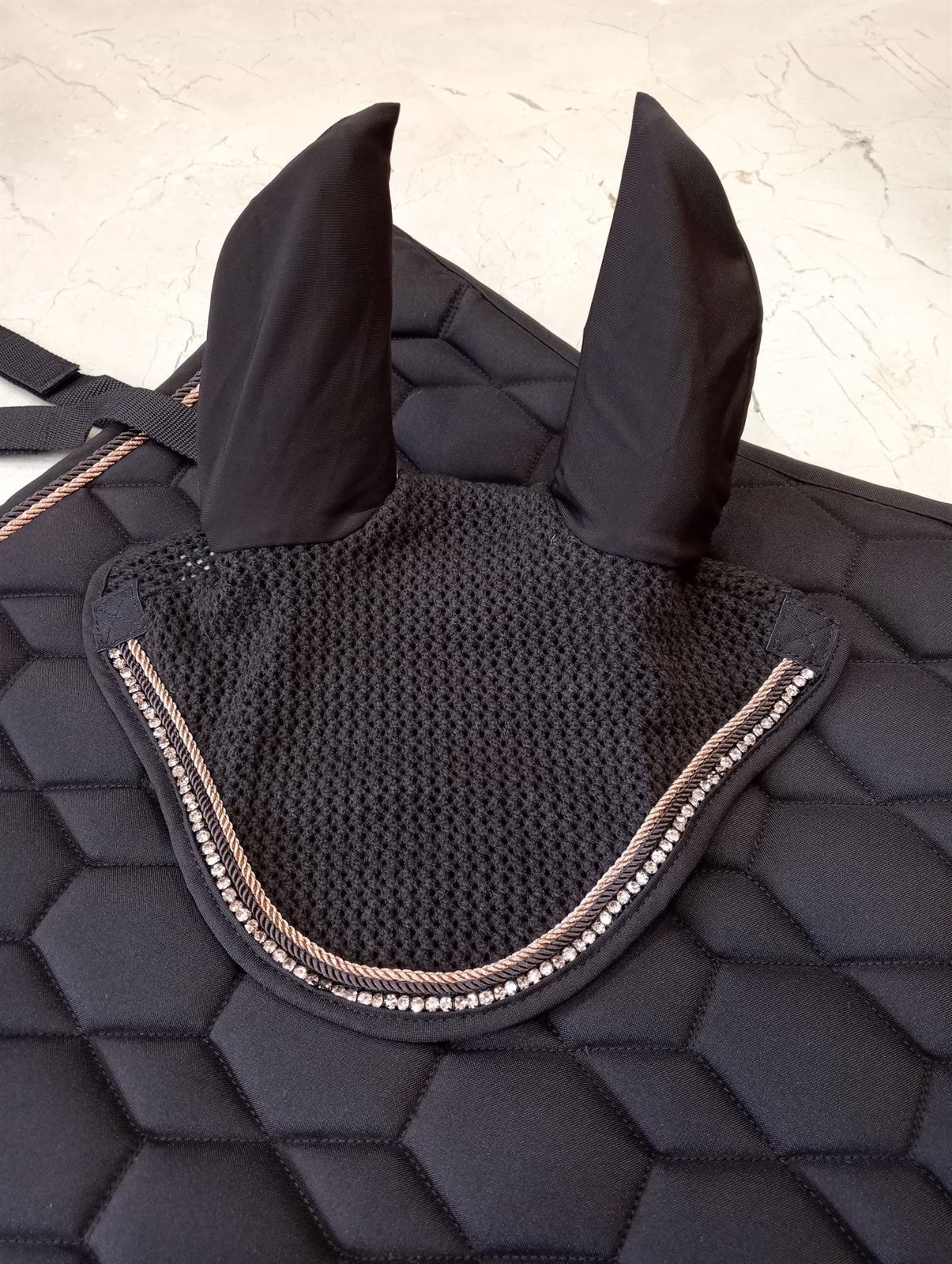 Conjunto HKM Sports Equipment Style Mantilla y Orejeras Rosegold Glamour, color marrón chocolate/rosegold - Imagen 3