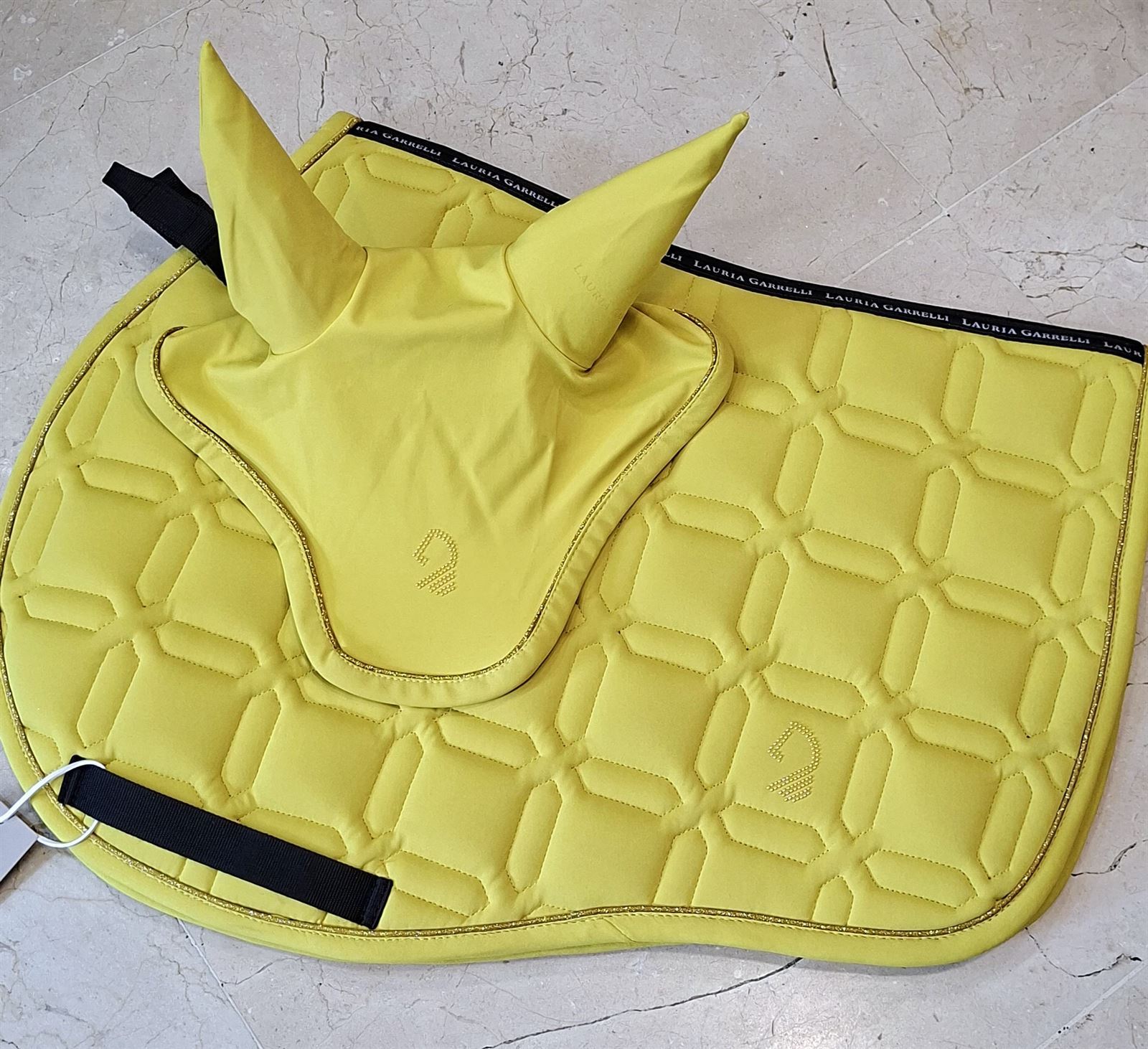 Conjunto LAURIA GARRELLI mantilla y orejeras Limone color amarillo USO GENERAL/SALTO - Imagen 4