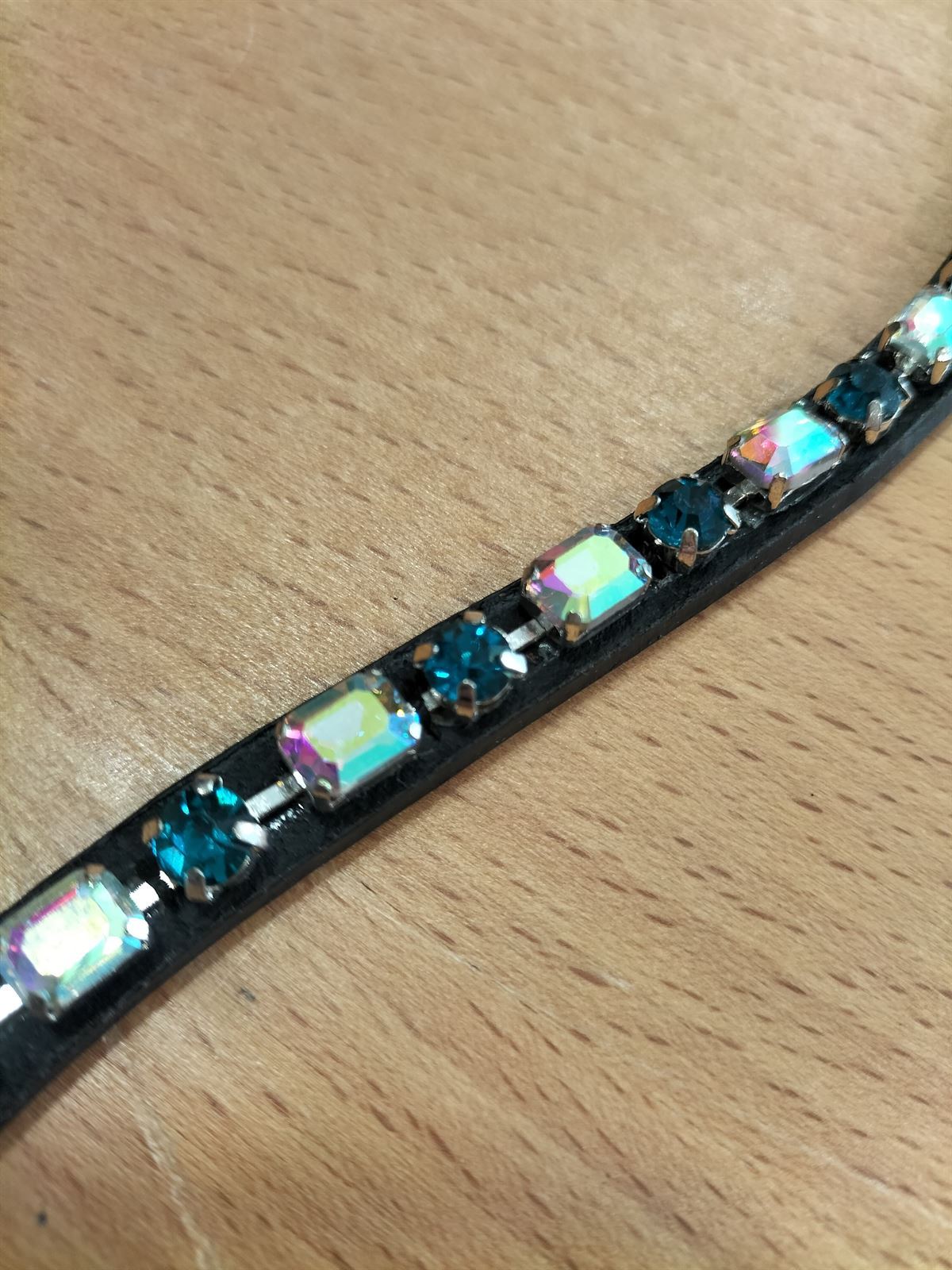 Frontalera HKM modelo Amazing cuero negro, cristales tornasol TALLA COB - Imagen 2