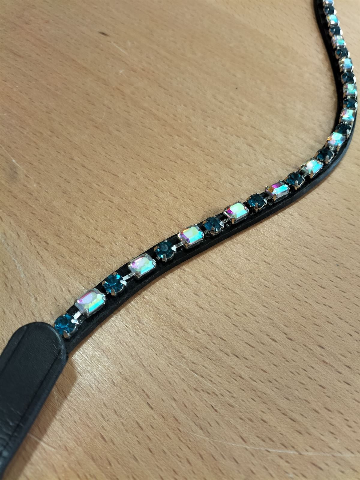 Frontalera HKM modelo Amazing cuero negro, cristales tornasol TALLA COB - Imagen 4