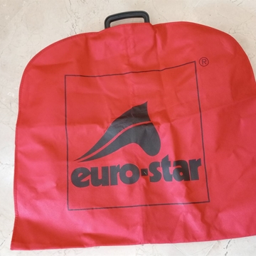 Funda chaqueta EUROSTAR tela asa plástico color rojo - Imagen 1