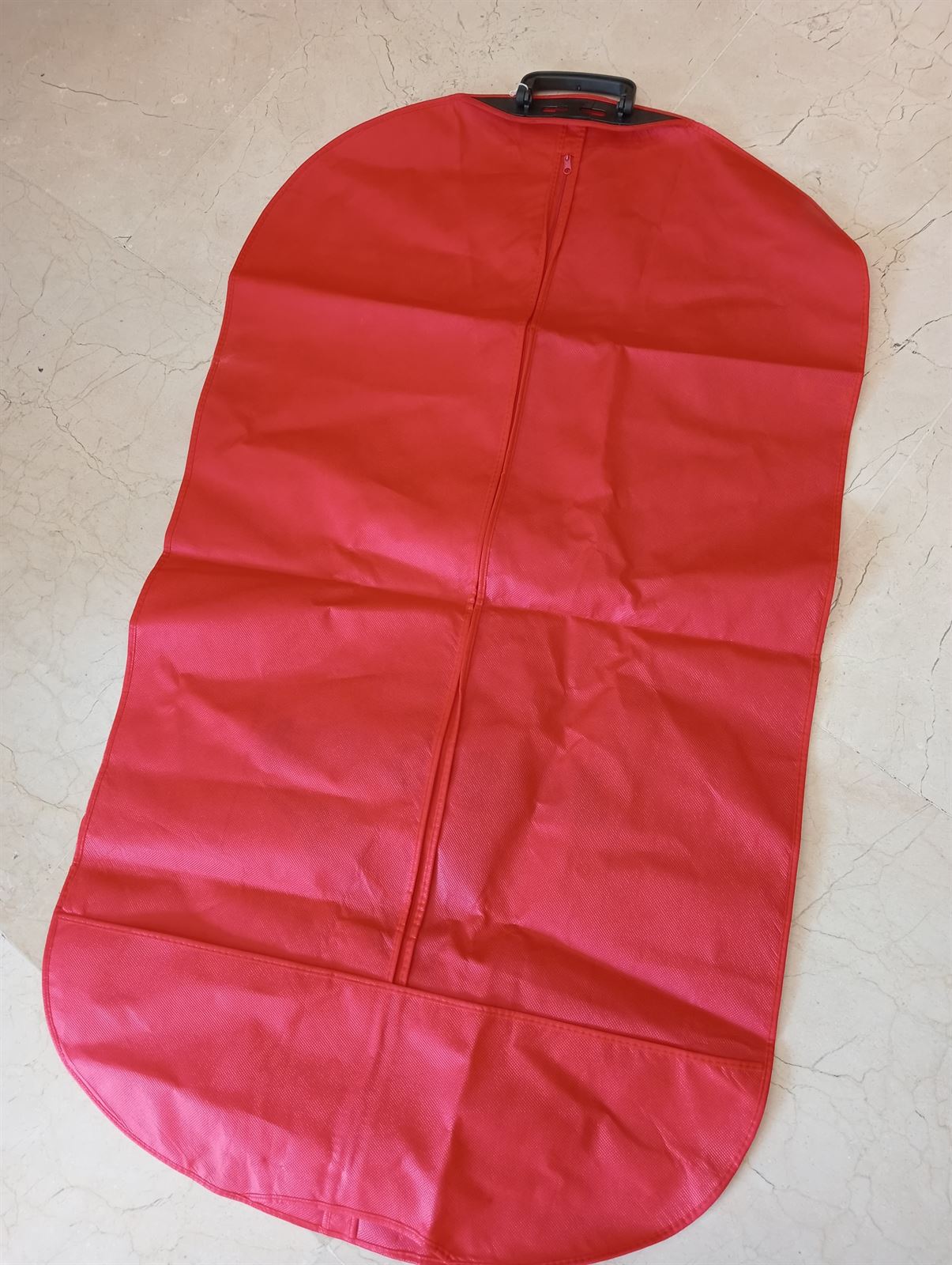 Funda chaqueta EUROSTAR tela asa plástico color rojo - Imagen 4