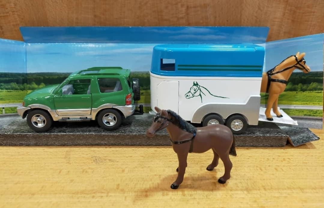 Juguete Van caballos con Jeep - Imagen 1