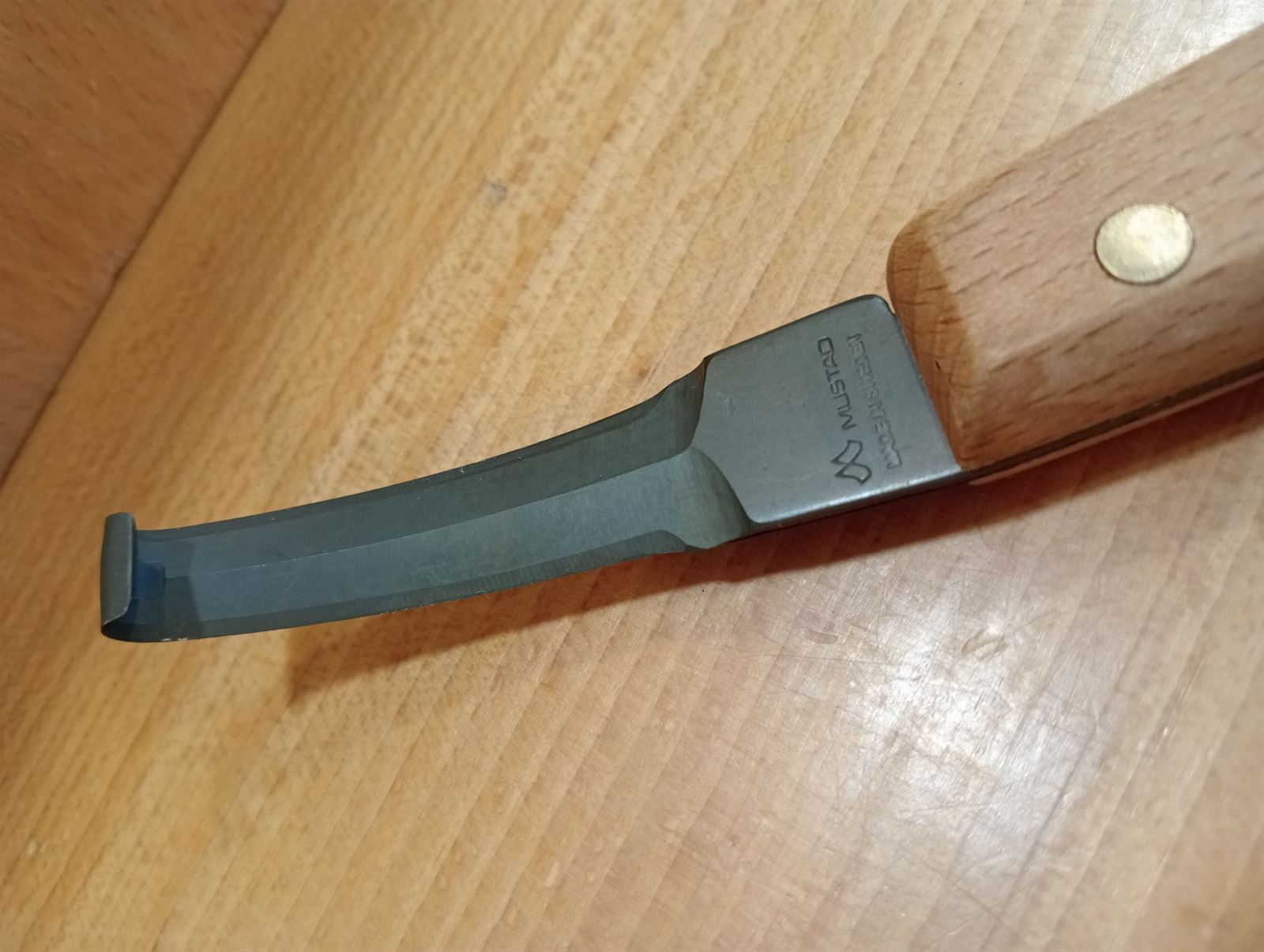 Legra MUSTAD hoja doble corte mango madera - Imagen 1