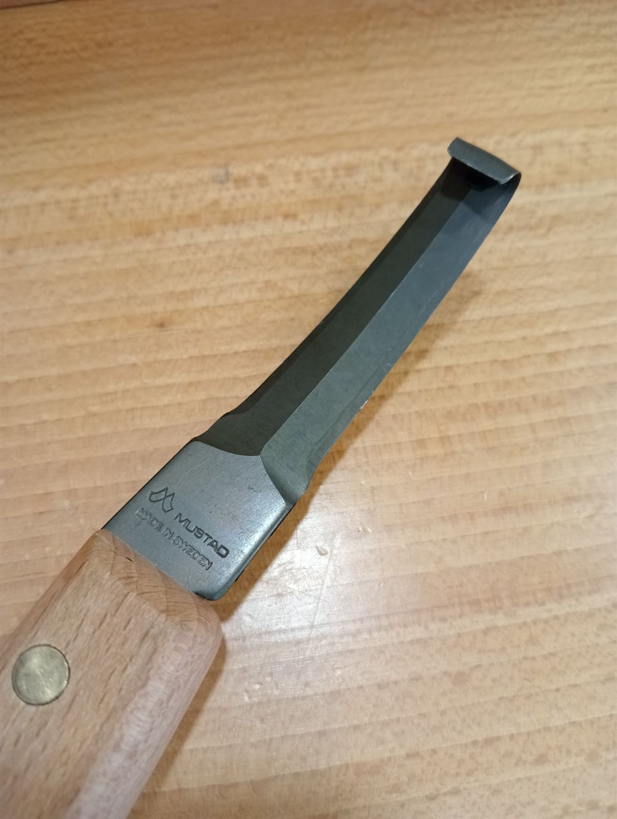Legra MUSTAD hoja doble corte mango madera - Imagen 3