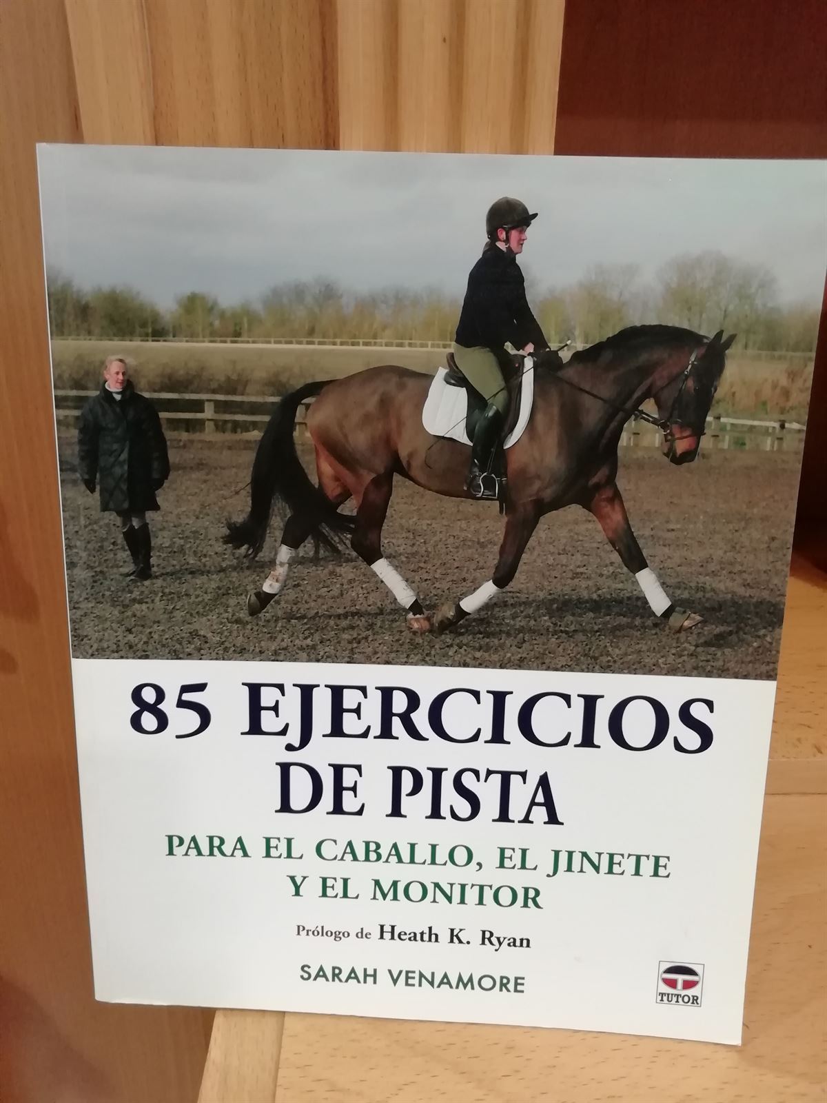 LIBRO: 85 Ejercicios de pista para el caballo, el jinete y el monitor - Imagen 1