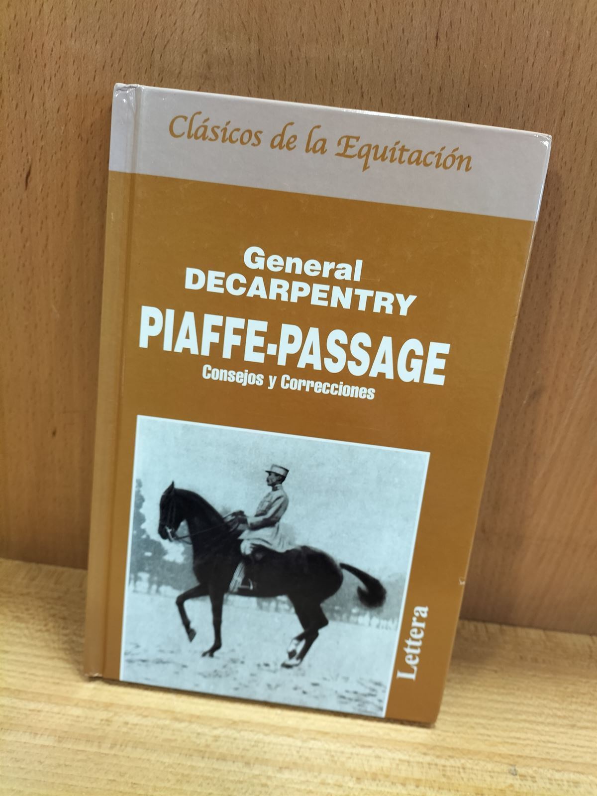 LIBRO: Piaffe-Passage, Consejos y correcciones. General Decarpentry - Imagen 1