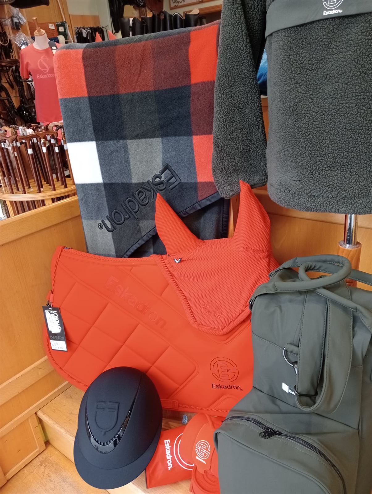 Manta polar ESKADRON cuadros rojo poppy/verde/negro TALLA 135 - Imagen 2