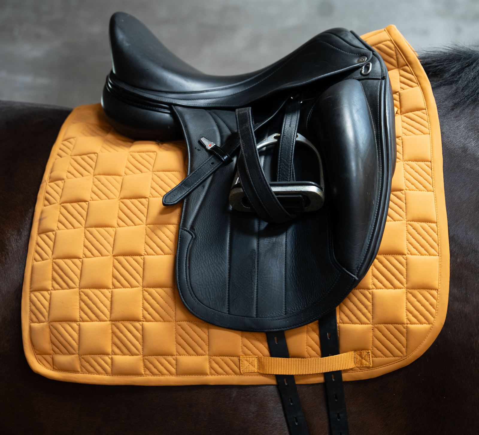 Mantilla LAURIA GARRELLI Arezzo sporty color mostaza USO GENERAL - Imagen 2