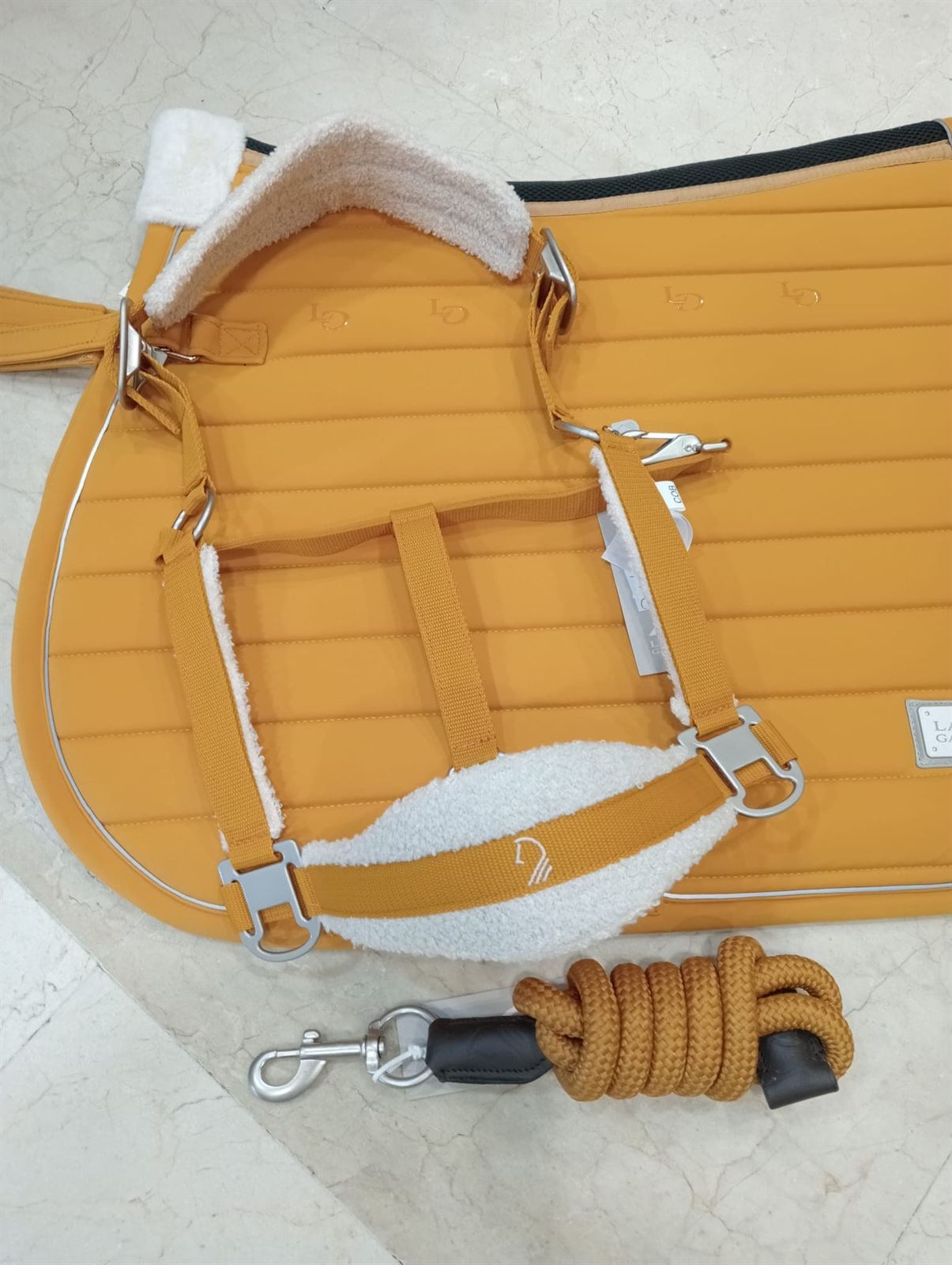 Mantilla LAURIA GARRELLI Livigno Elegance color mostaza USO GENERAL - Imagen 9