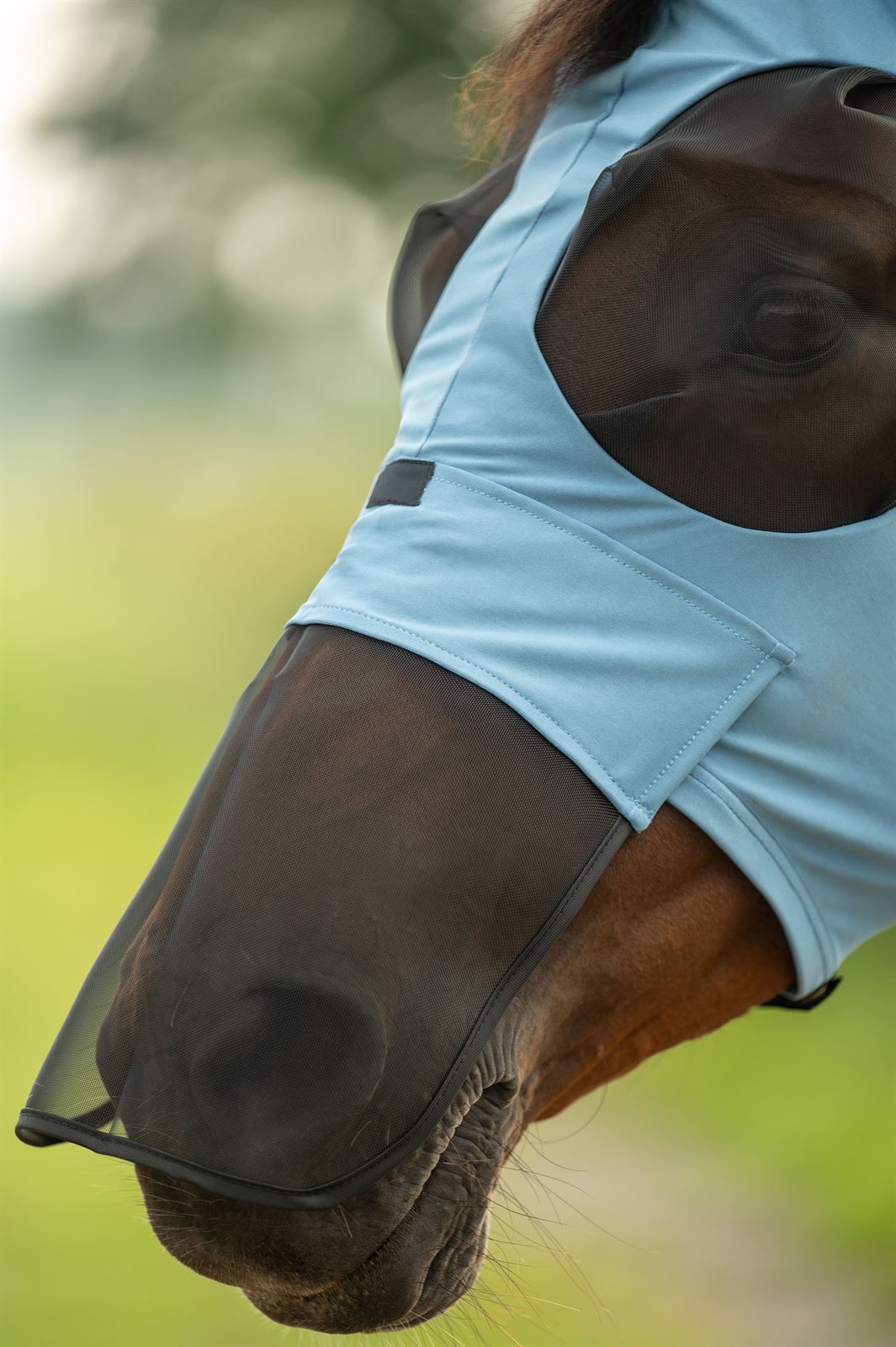 Máscara antimoscas HKM con orejas y protector nasal color azul TALLA M - Imagen 3