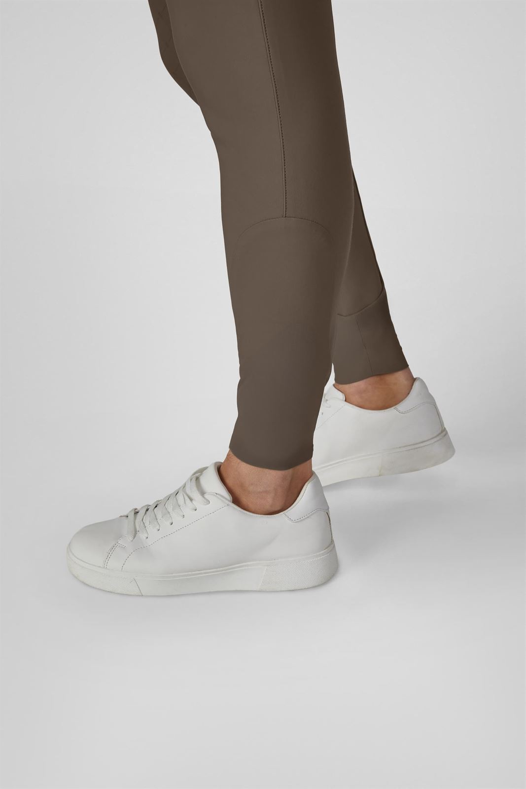 Pantalón caballero ESKADRON Dinamic grip culera color taupe - Imagen 5