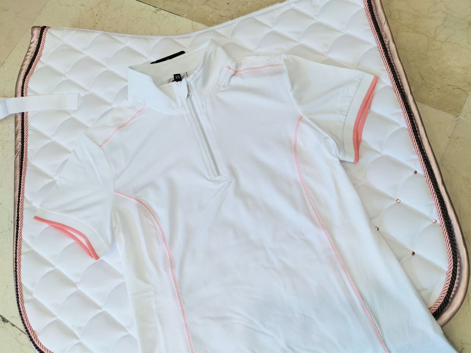 Polo concurso mujer HKM Sports Equipment Equilibrio Style color blanco con costura coral - Imagen 4