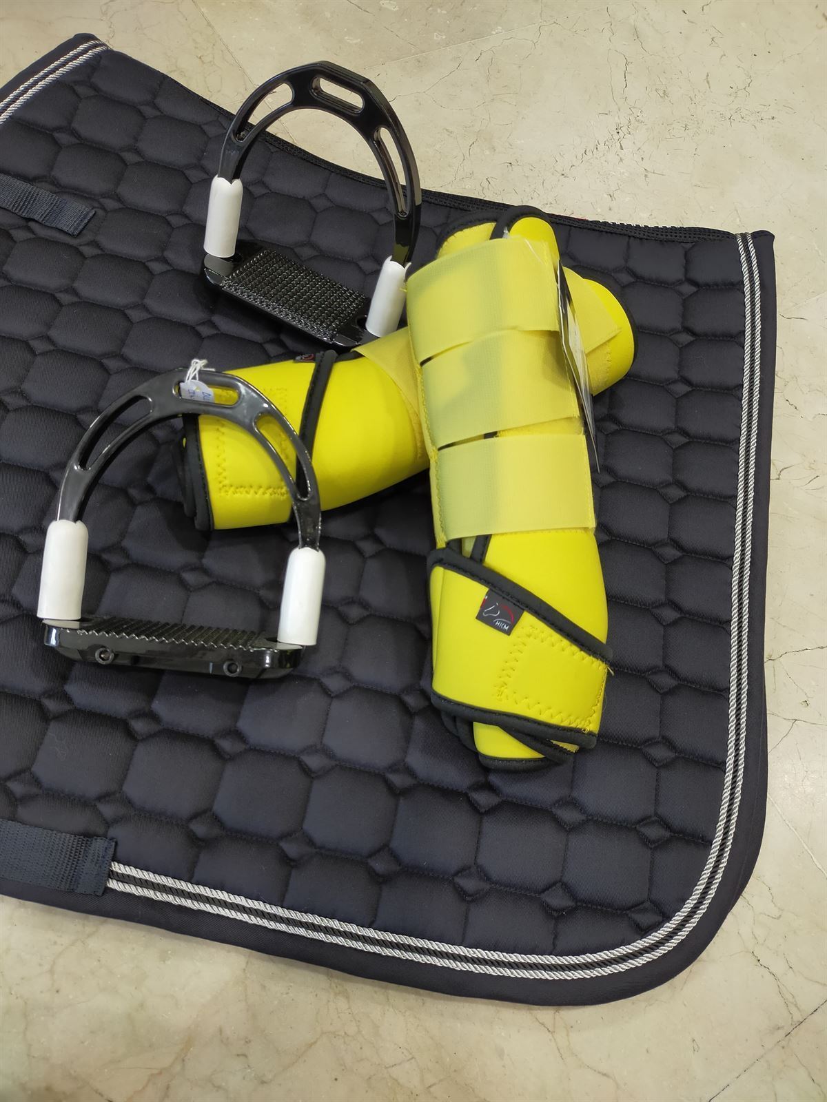 Protectores HKM Sports Equipment de softopren amarillo talla L (par) - Imagen 3