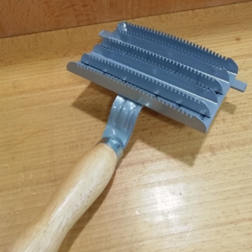 Rasqueta mango madera - Imagen 1