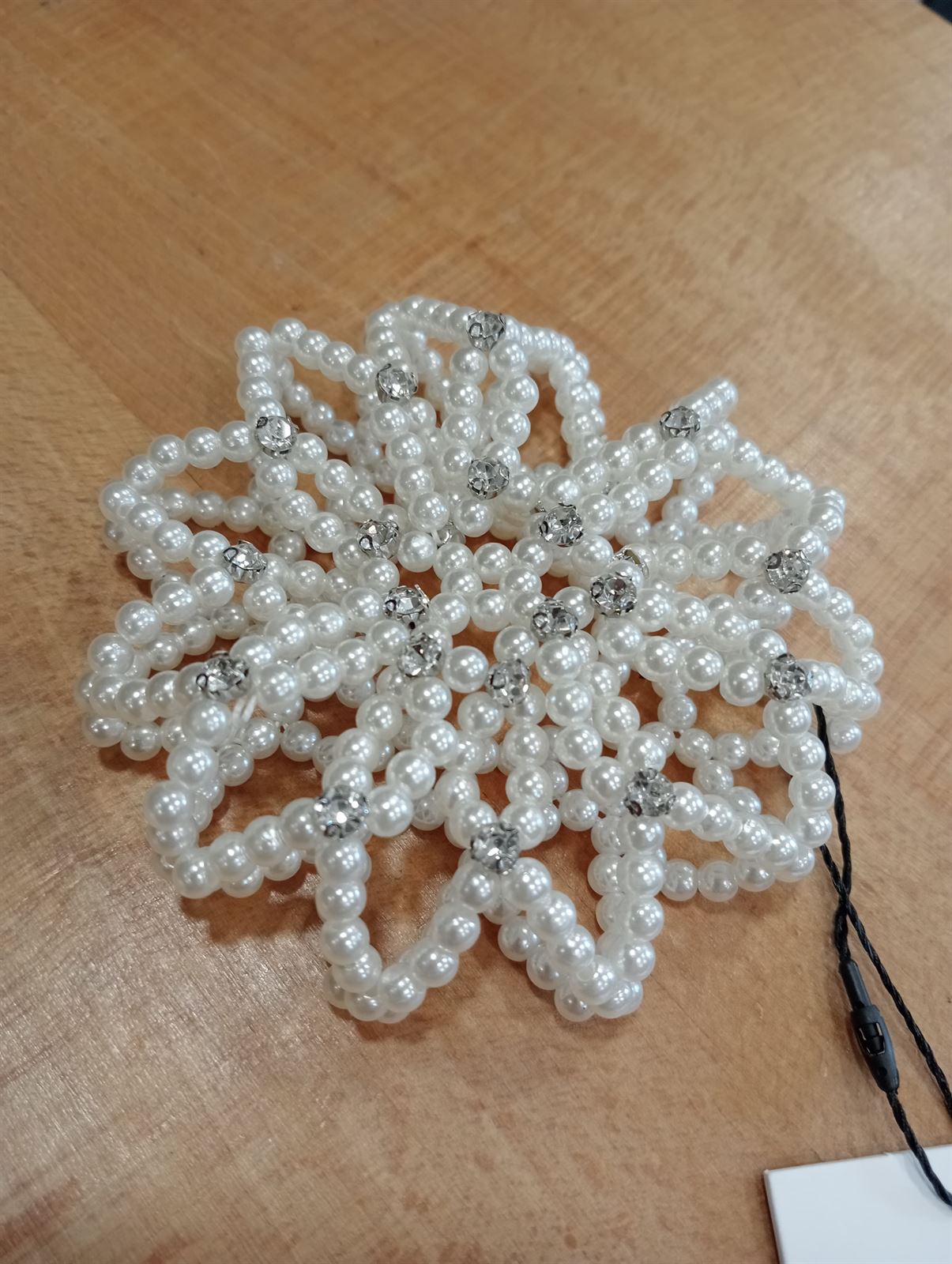 Redecilla para el pelo HKM Sports Equipment perlas blancas con adornos de cristales - Imagen 2