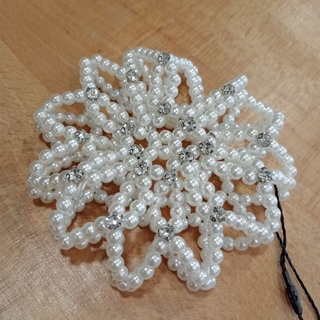 Redecilla para el pelo HKM Sports Equipment perlas blancas con adornos de cristales - Imagen 2