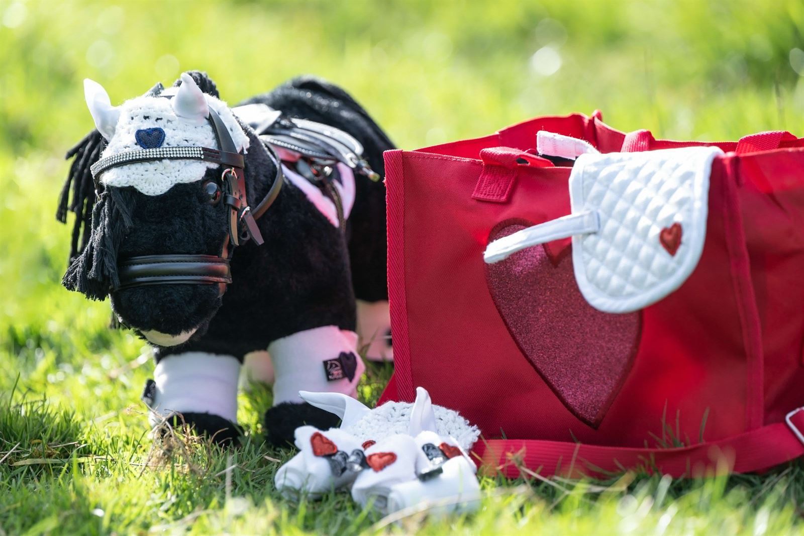 Set accesorios Cuddle pony HKM Sports Equipment Mantilla, orejeras y vendas , color blanco/rosa fucsia - Imagen 4