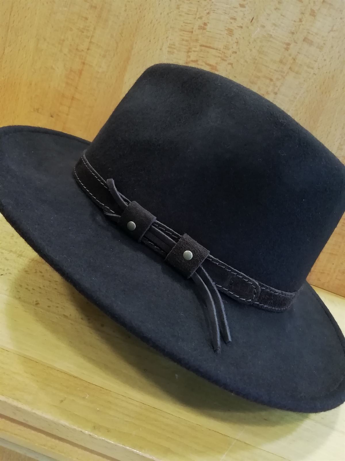 Sombrero BEIRETS de lana impermeable color marrón oscuro - Imagen 2