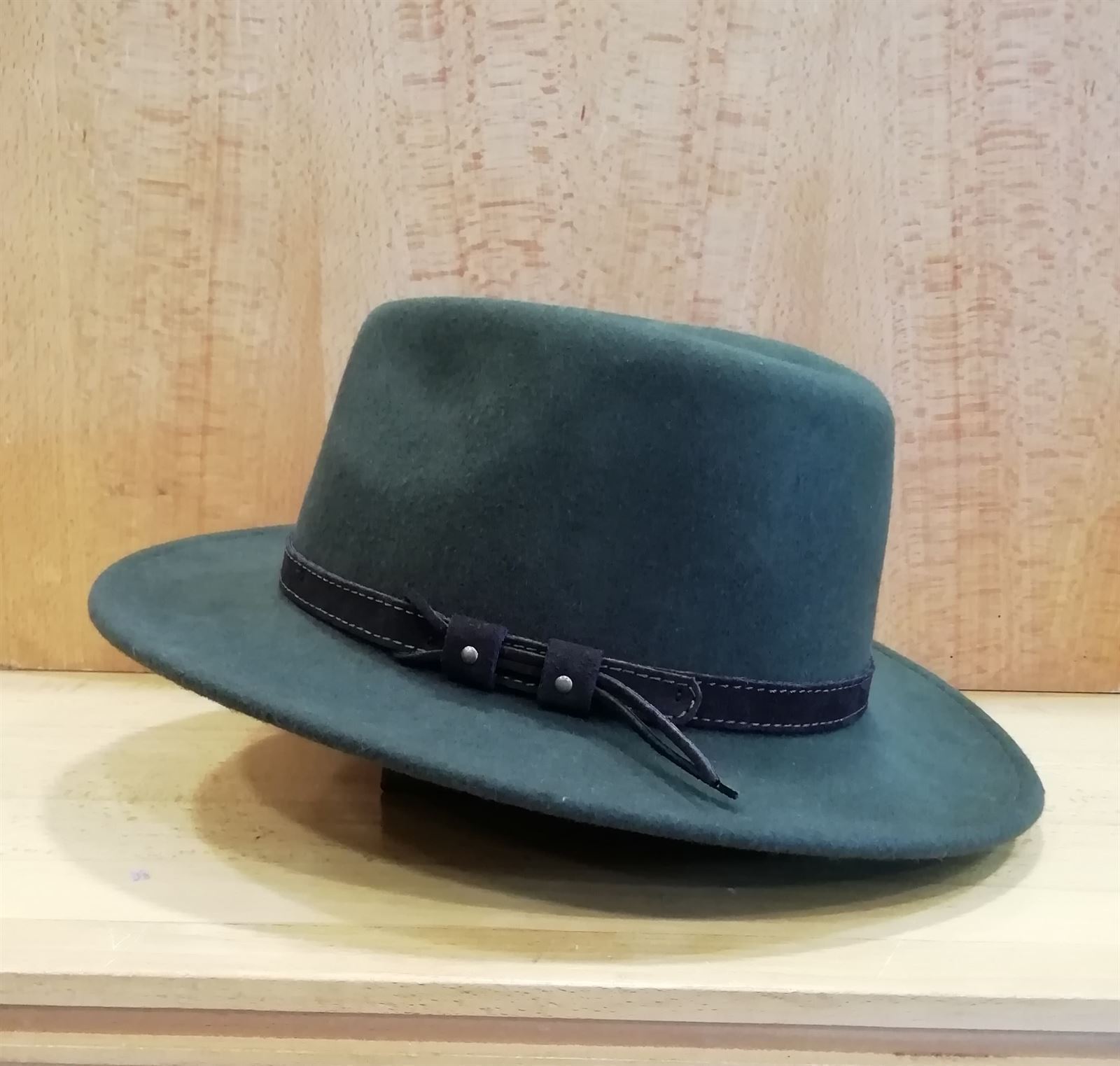 Sombrero BEIRETS de lana impermeable color verde kaki - Imagen 1