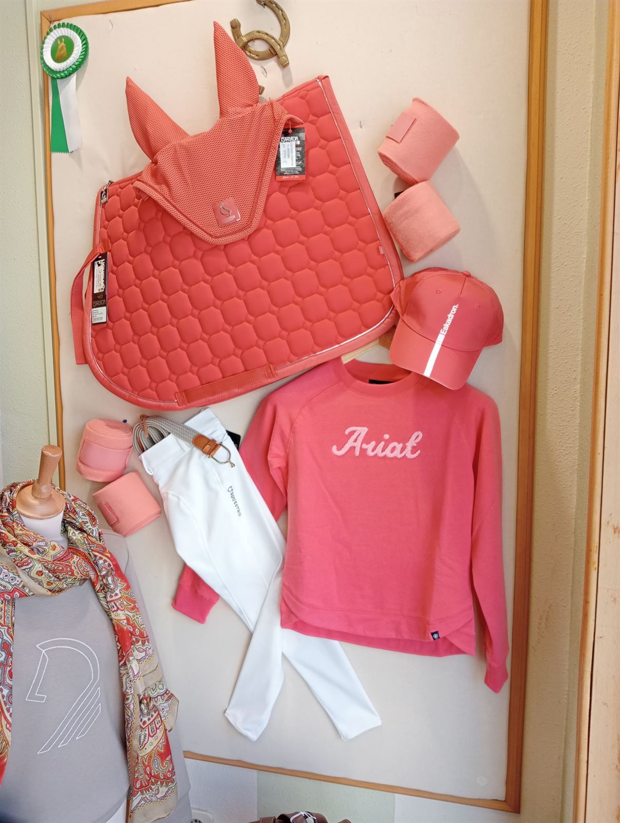 Sudadera ARIAT niñ@ unisex Benicia color coral (tallaje infantil) - Imagen 3
