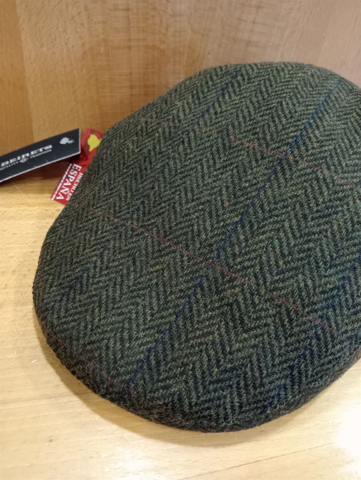 Visera BEIRETS de lana espiguilla tono verde - Imagen 3