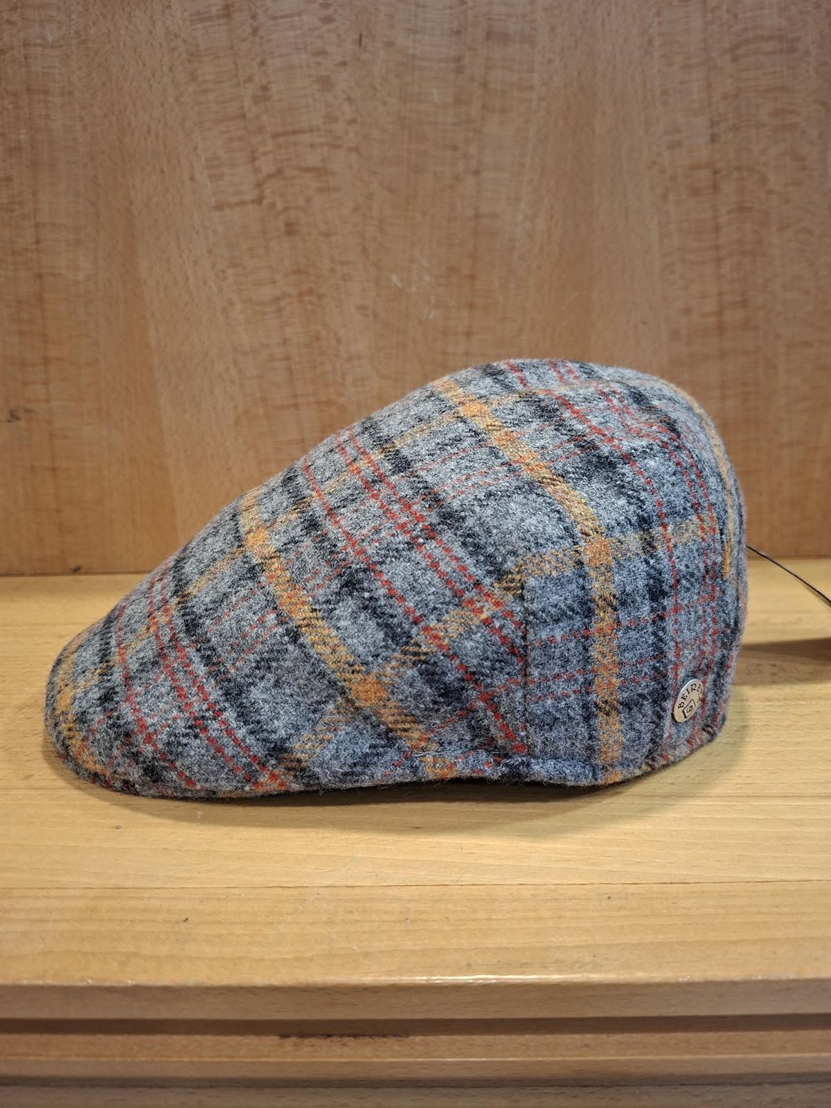 Visera BEIRETS de lana, gris con rayas mostaza/negro/rojo - Imagen 1