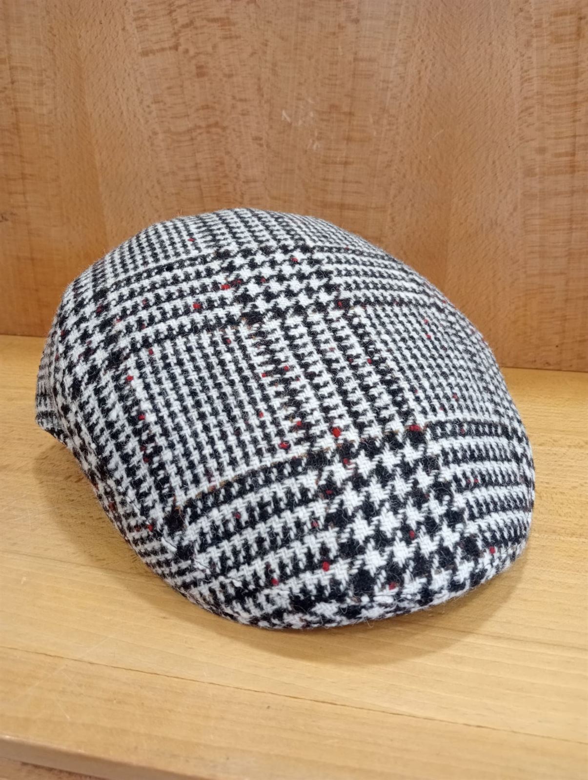 Visera BEIRETS de lana pata de gallo tono blanco/negro - Imagen 3